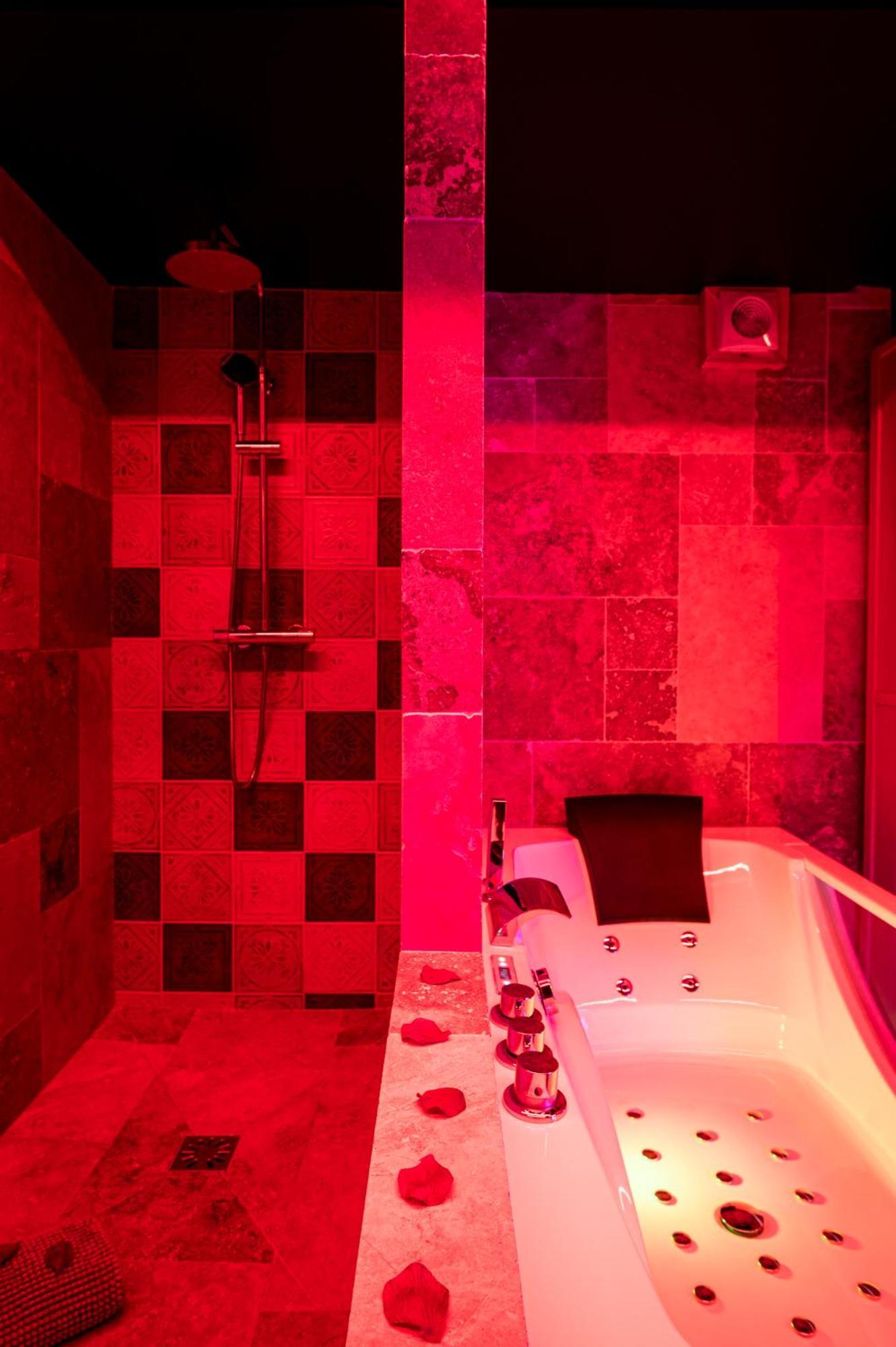 Loveroom Sauna, Balneo, Parking Prive Dans Le Centre De Honfleur Rom bilde