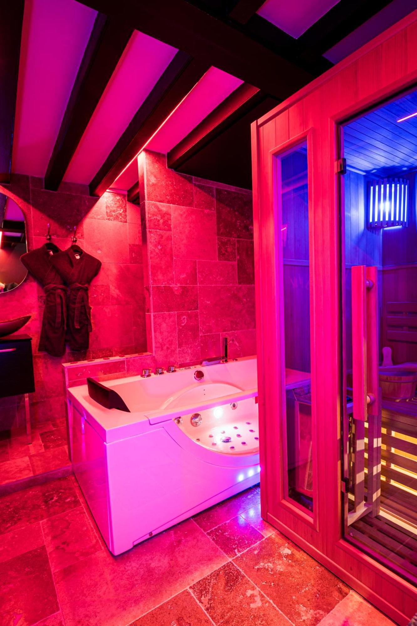 Loveroom Sauna, Balneo, Parking Prive Dans Le Centre De Honfleur Rom bilde