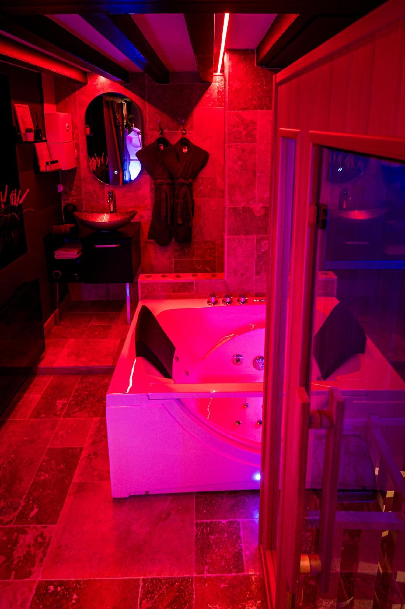 Loveroom Sauna, Balneo, Parking Prive Dans Le Centre De Honfleur Rom bilde