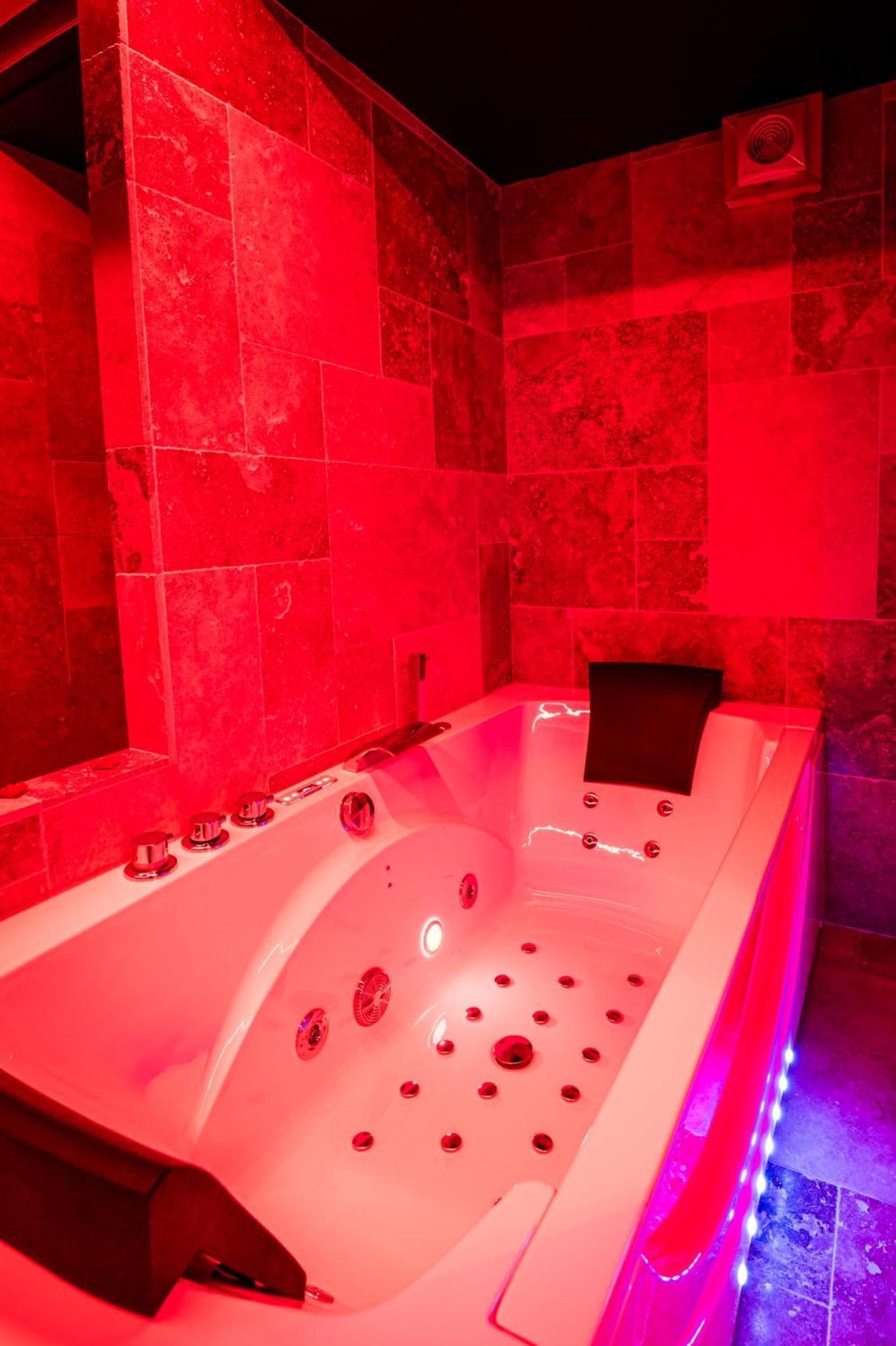 Loveroom Sauna, Balneo, Parking Prive Dans Le Centre De Honfleur Rom bilde