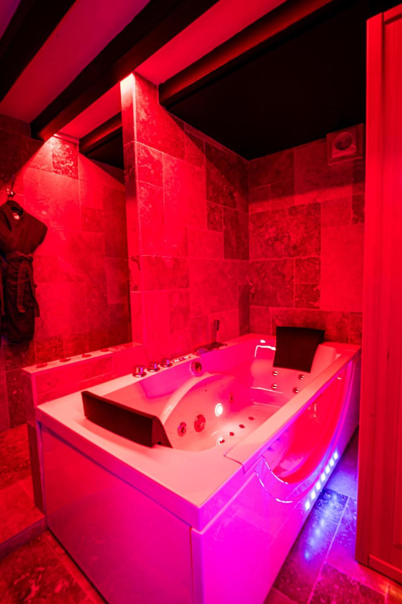 Loveroom Sauna, Balneo, Parking Prive Dans Le Centre De Honfleur Rom bilde