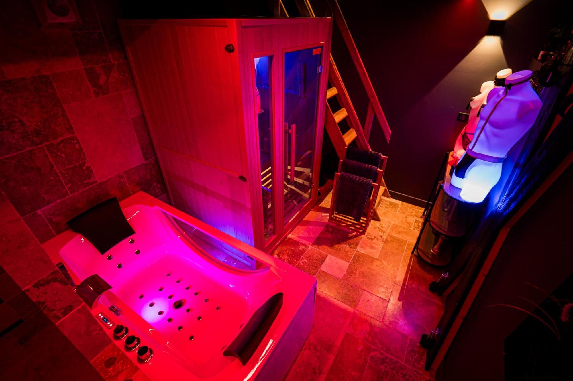Loveroom Sauna, Balneo, Parking Prive Dans Le Centre De Honfleur Rom bilde